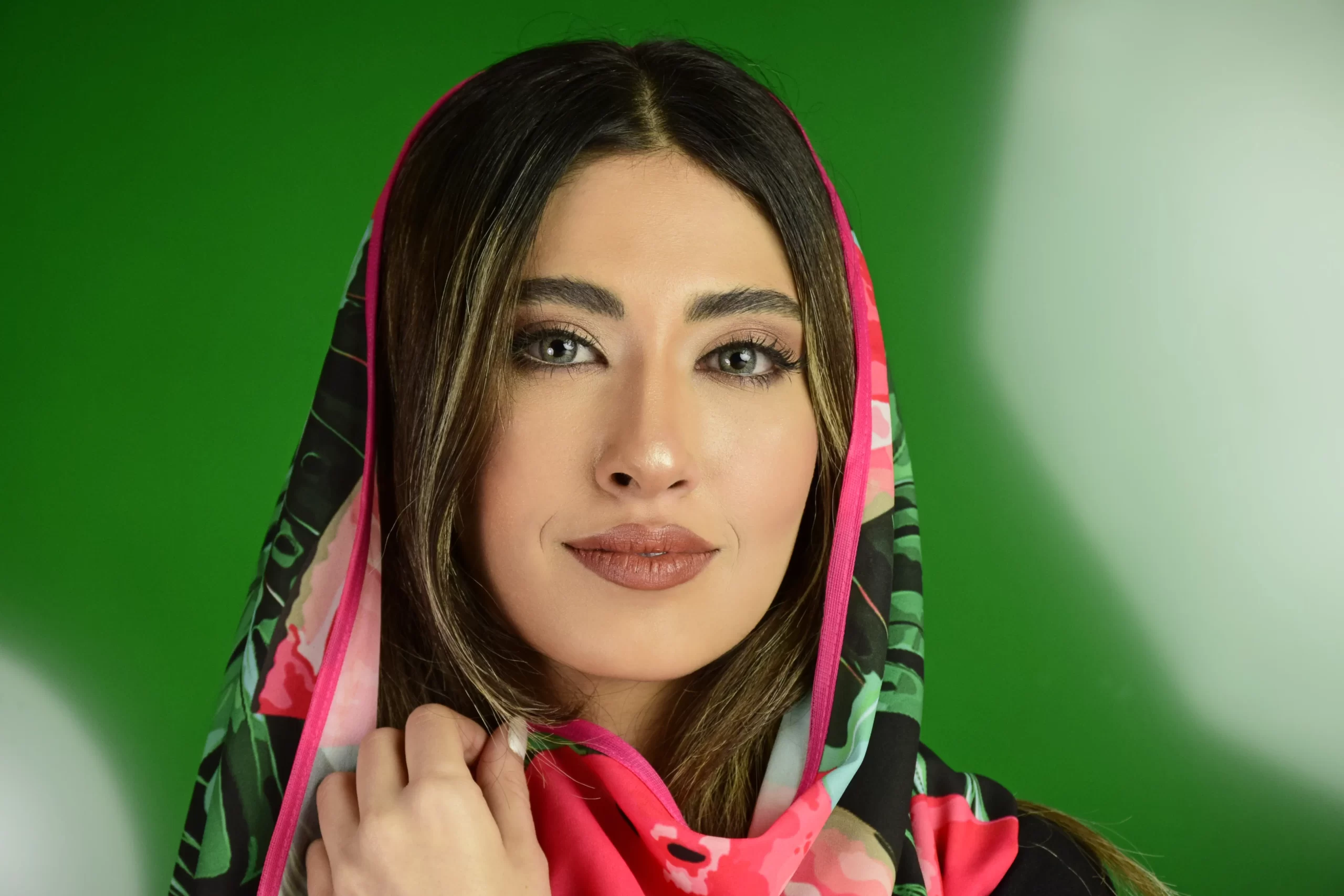 لنز رنگی خاکستری فیلی